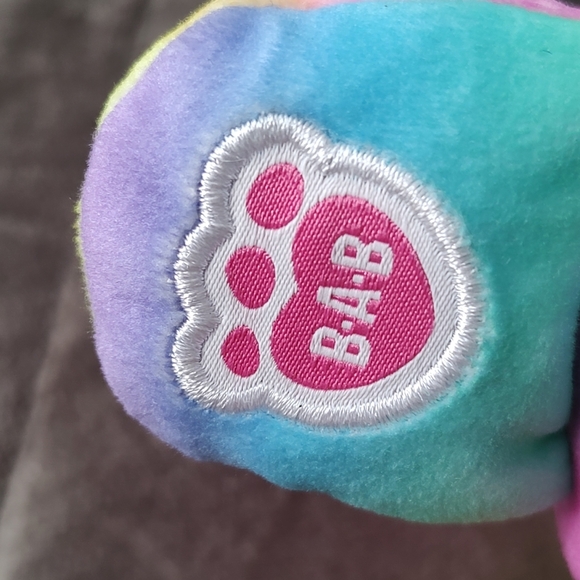 Adorable 10 inch Build-a-Bear Workshop Skoosherz Rainbow Bear plush - Picture 2 of 9